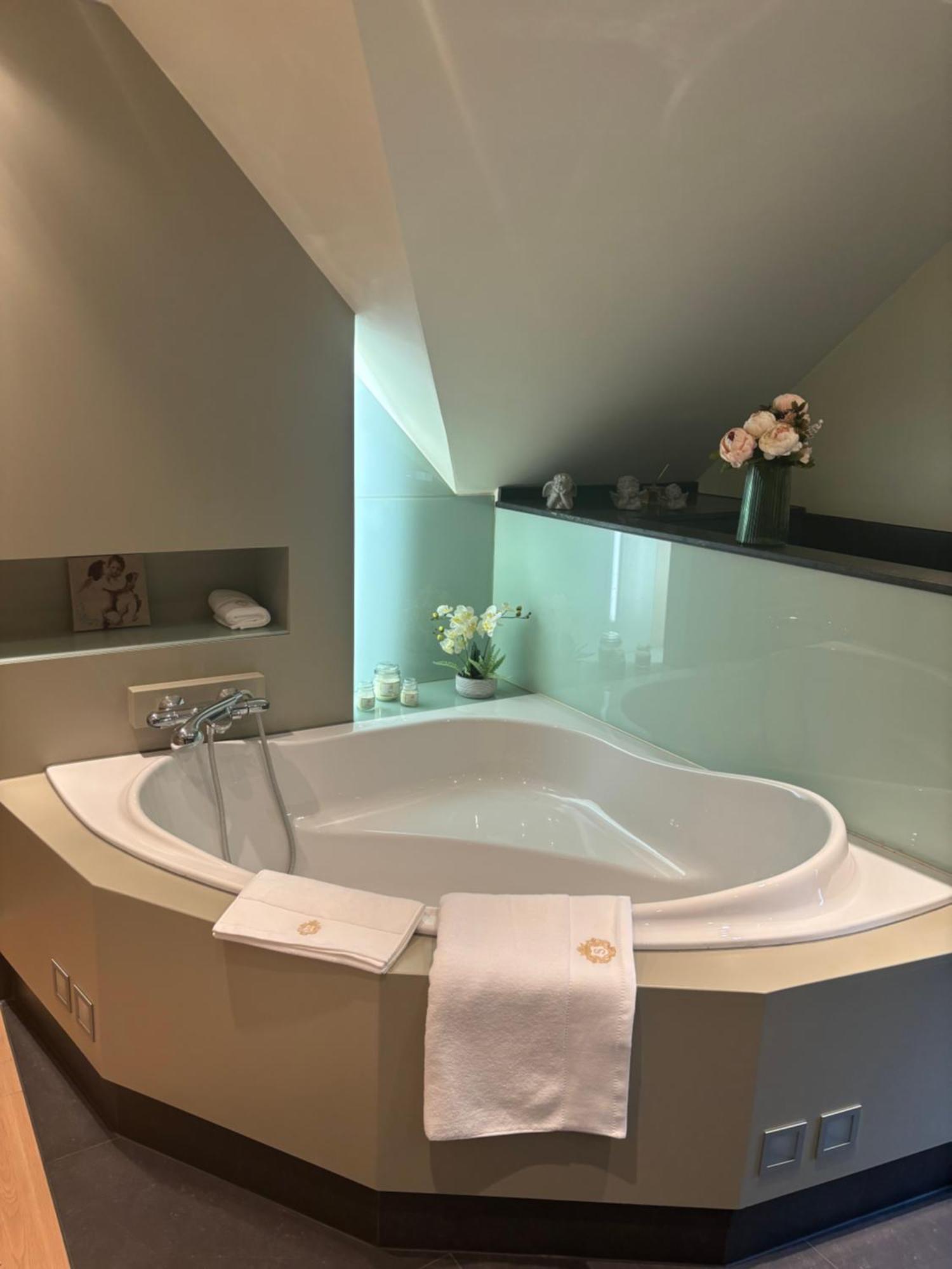 Sophia Rooms 14 Maasmechelen Esterno foto